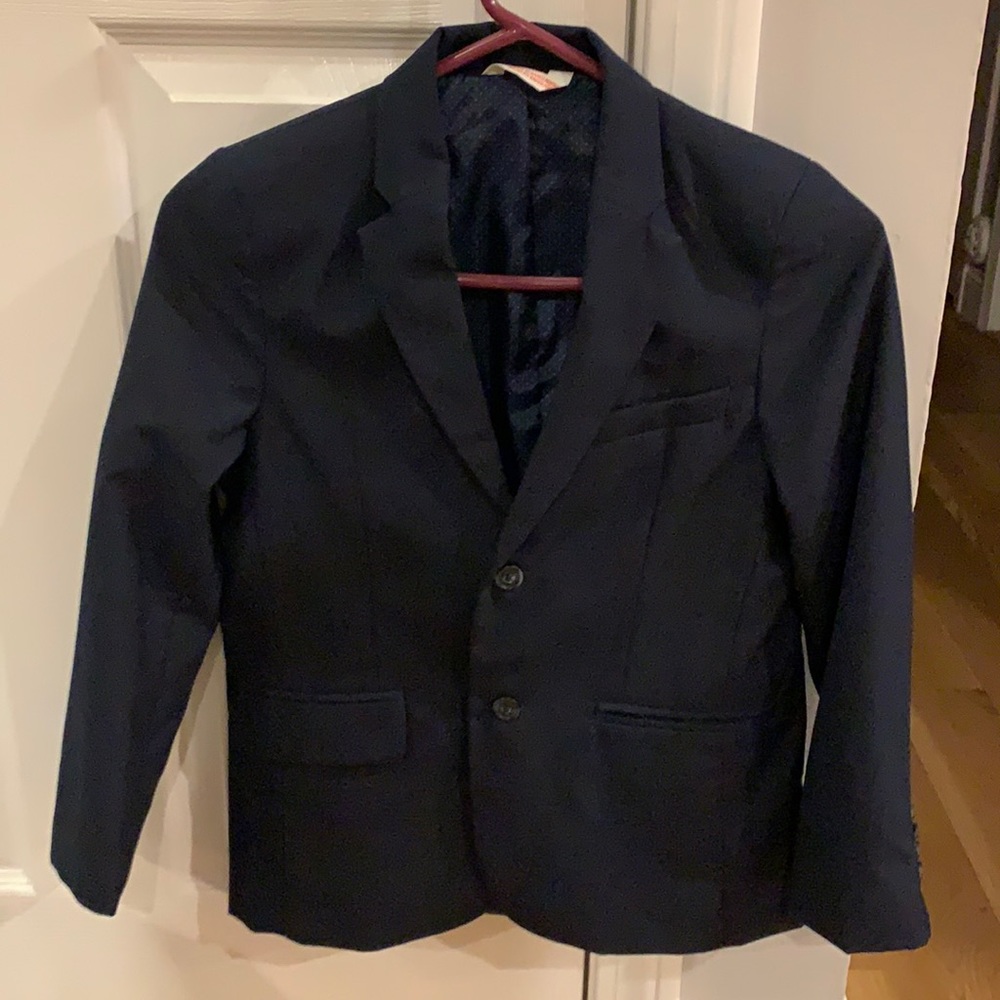 Size 8 Cat & Jack boys’ blazer. Worn once.